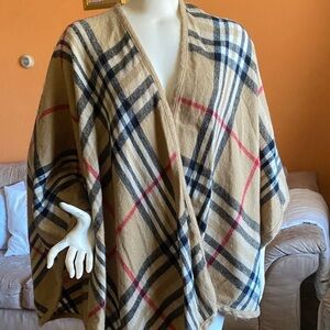 Stylish Tan and Black Wrap Shawl